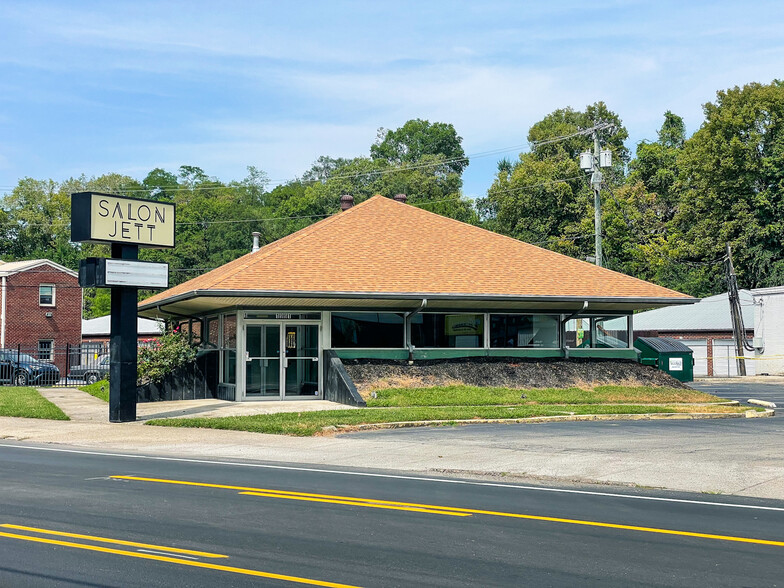 1961 A Brownsboro Rd, Louisville, KY for rent - Building Photo - Image 1 of 2