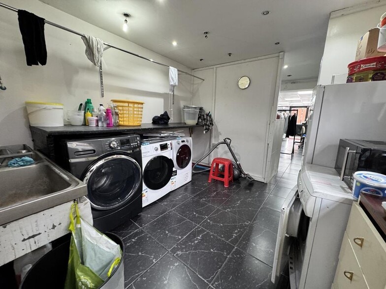 90 High St, Croydon to rent - Building Photo - Image 3 of 6