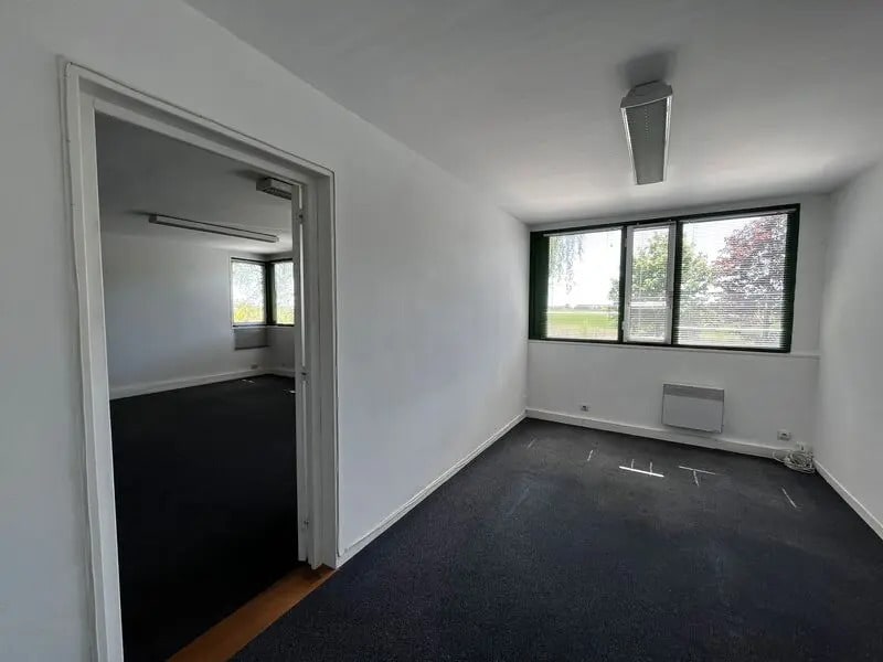 Location Bureaux 128 m² - Photo 1