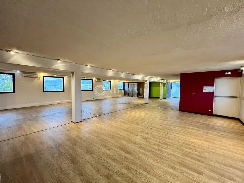 Location Commerce 270 m² - Photo 1
