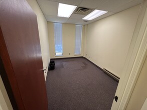 55 Morris Ave, Springfield, NJ for rent Interior Photo- Image 1 of 13