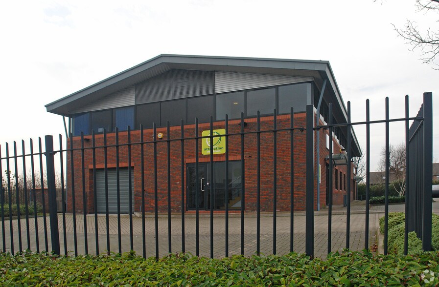 6 Sovereign Rd, Birmingham to rent - Building Photo - Image 3 of 3