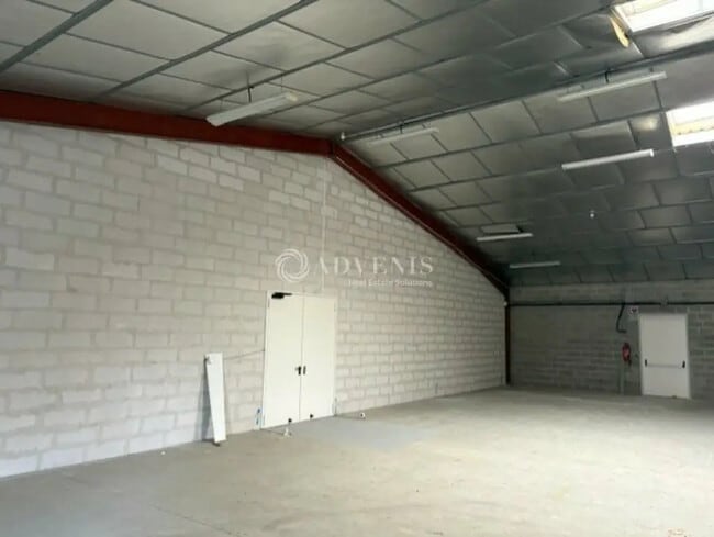 Location Local d'activités 670 m²