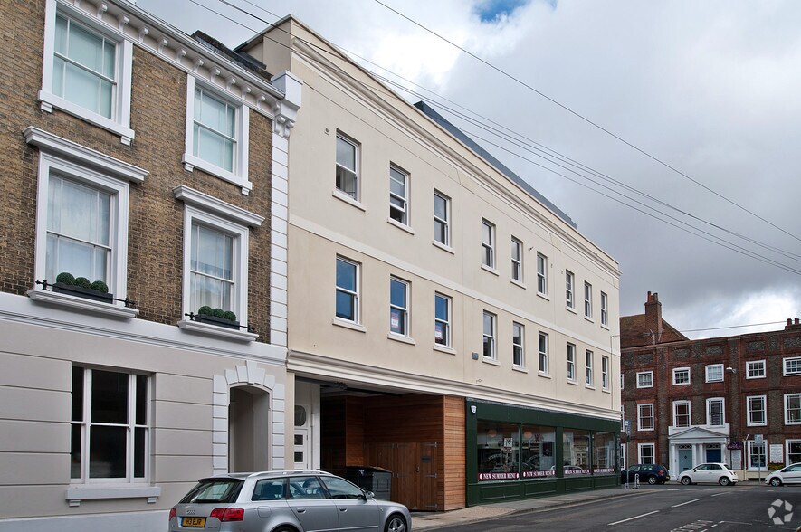 East St, Chichester to rent - Building Photo - Image 3 of 4