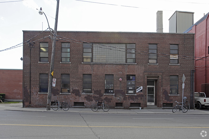 915 Dupont St, Toronto, ON for rent - Building Photo - Image 3 of 4