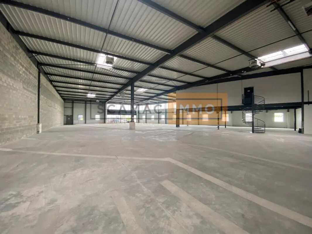 Light Industrial in La Courneuve to rent Interior Photo- Image 1 of 6