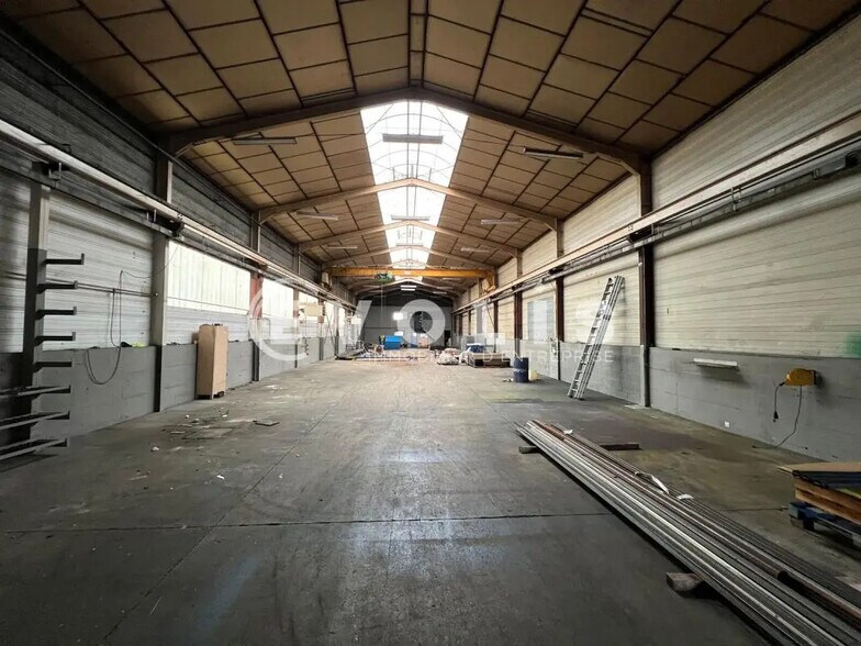 Office in Jassans-Riottier to rent - Building Photo - Image 2 of 6