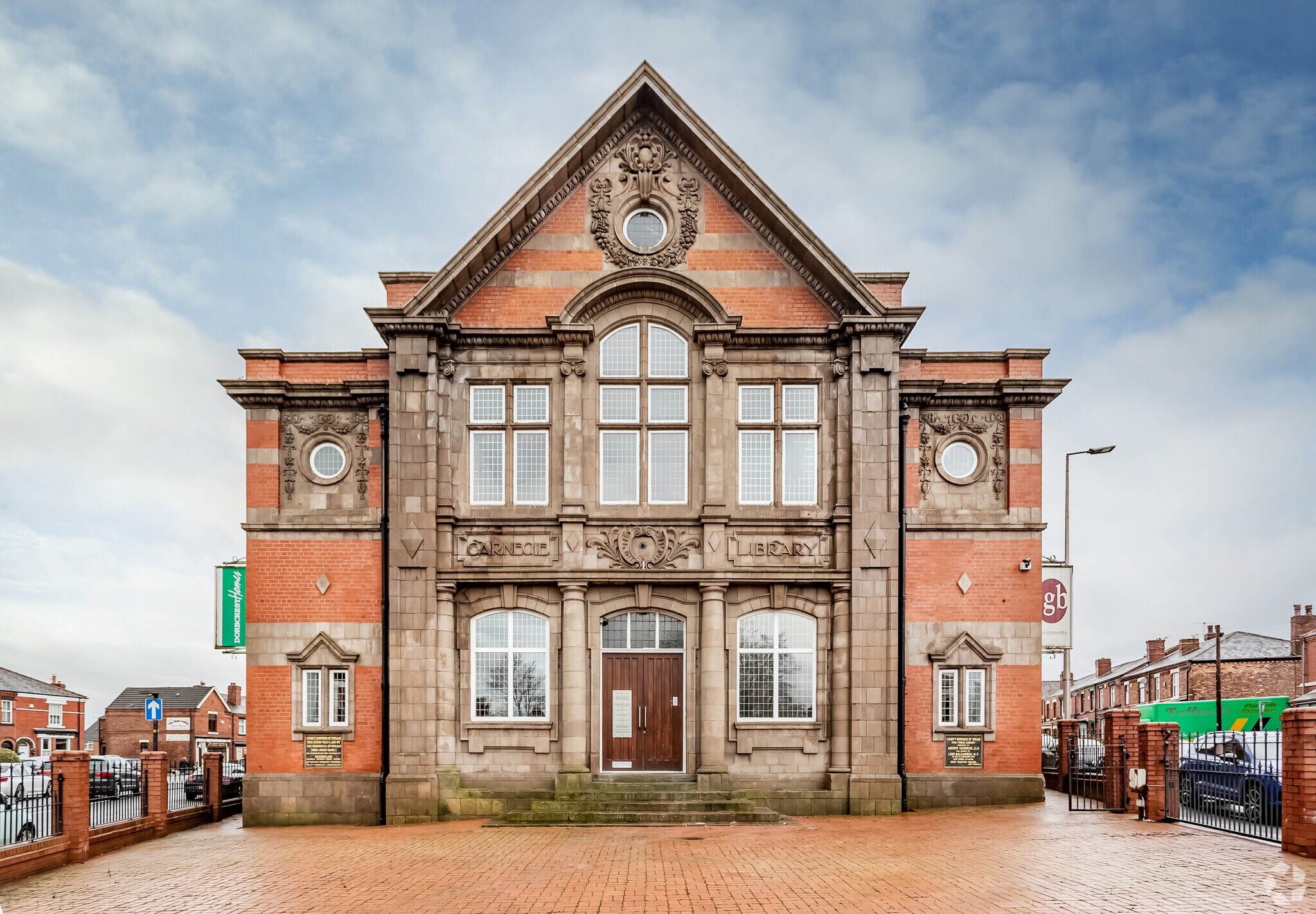 361 Ormskirk Rd, Wigan to rent Primary Photo- Image 1 of 6