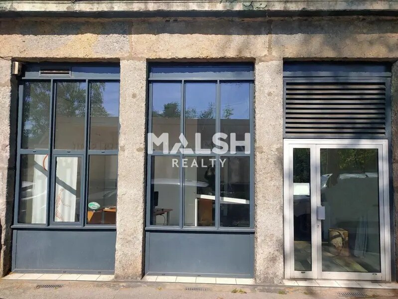 Office in Lyon for sale Building Photo- Image 1 of 10