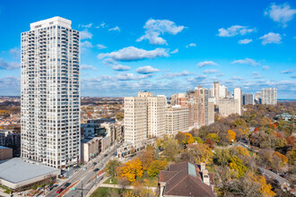 2000 N Lincoln Park W, Chicago, IL - aerial  map view