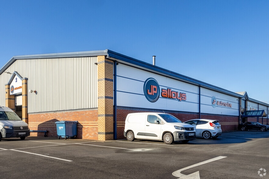 Avon Rd, Cannock for sale - Primary Photo - Image 1 of 1