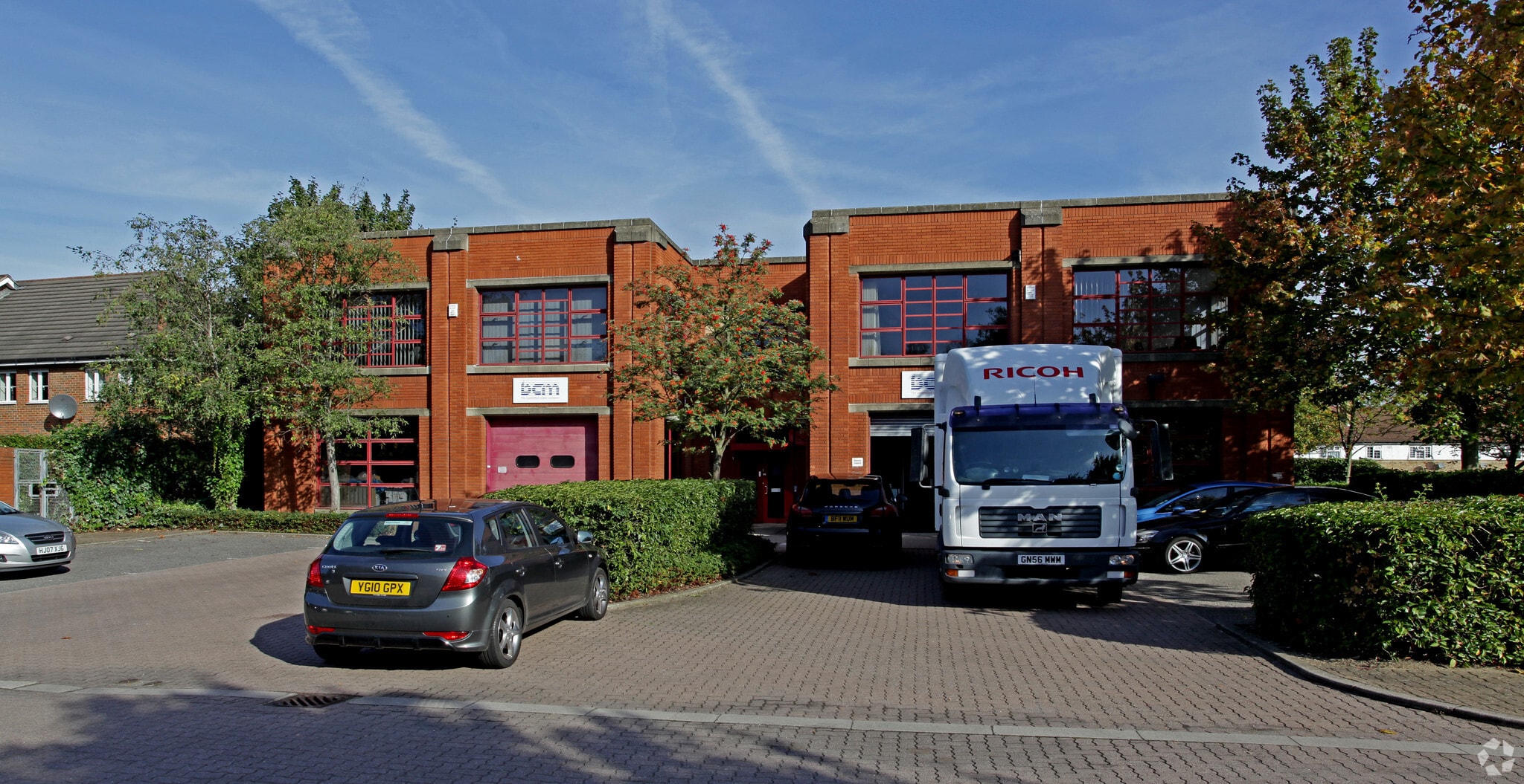 Fleming Way, Isleworth to rent Building Photo- Image 1 of 7