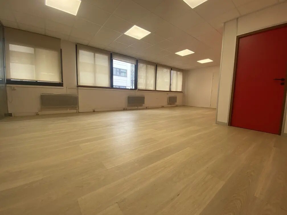 38 Rue Jules Verne, Orvault for sale Interior Photo- Image 1 of 3