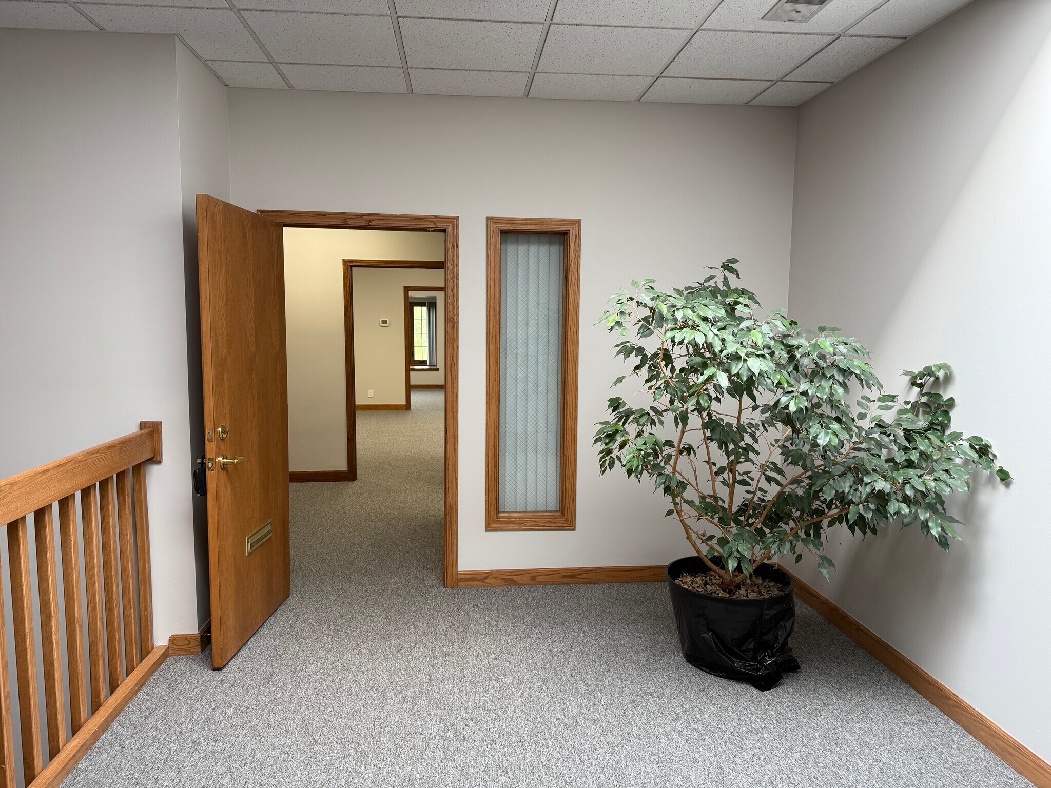 28085 N Ashley Cir, Libertyville, IL to rent Building Photo- Image 1 of 19