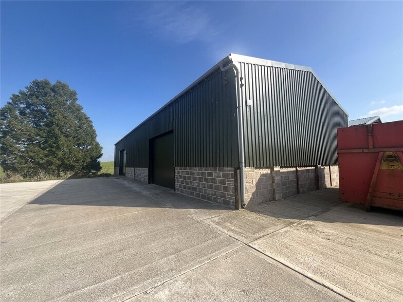 Marlborough, Everleigh to rent - Building Photo - Image 3 of 5