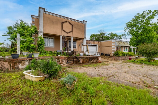 More details for 110 W Valentine St, Tyler, TX - Retail for Auction