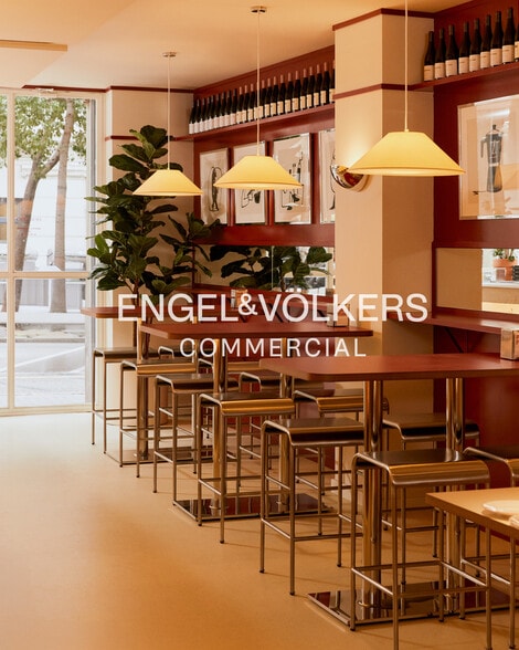Retail in Barcelona, Barcelona to rent - Interior Photo - Image 2 of 4