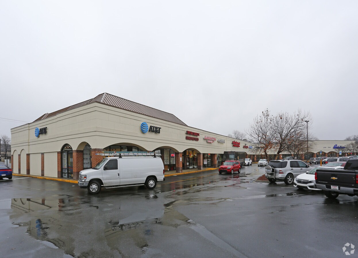 7323 E Independence Blvd, Charlotte, NC 28227 UK