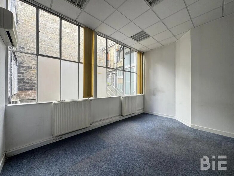Office in Bordeaux for sale - Building Photo - Image 2 of 6