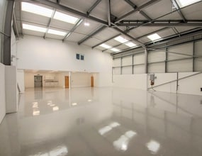 19 Commerce Way, Croydon to rent Interior Photo- Image 1 of 5