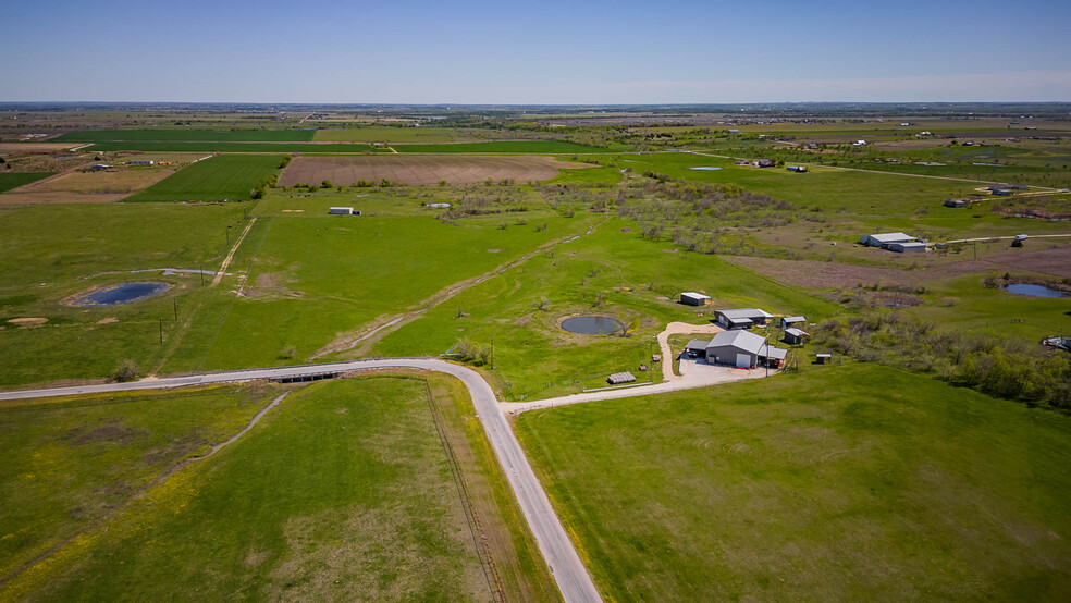 941 County Road 405, Taylor, TX for sale - Primary Photo - Image 1 of 23