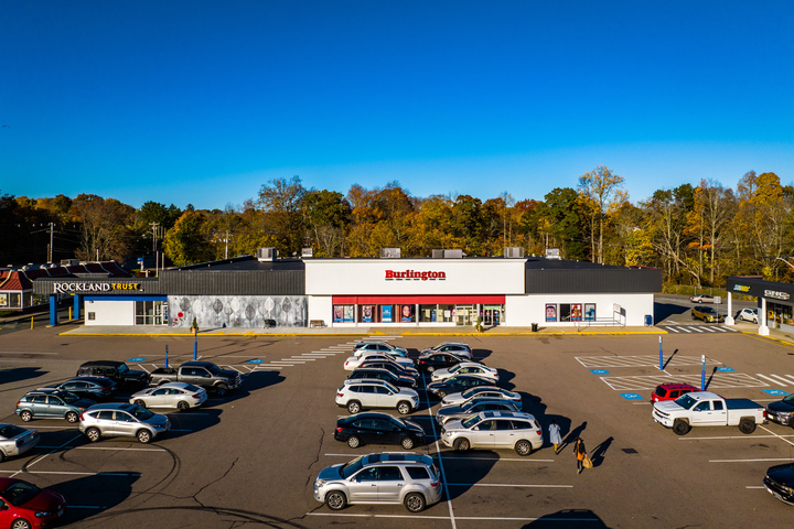 171-233 Broad St, Bridgewater, MA for rent - Building Photo - Image 3 of 5