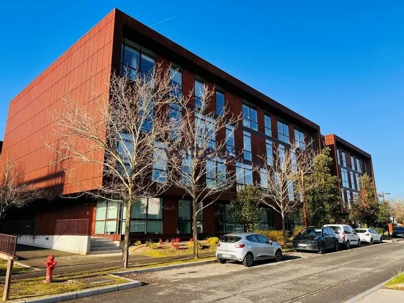 8 Rue De Vidailhan, Balma to rent Building Photo- Image 1 of 16