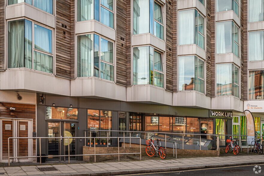 13 Hawley Crescent, London to rent - Building Photo - Image 2 of 12