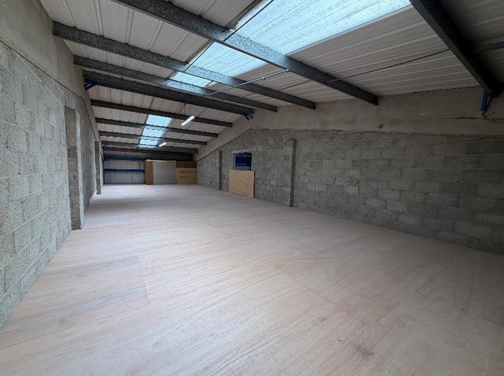 19-26 Ford Rd, Totnes to rent Interior Photo- Image 1 of 1