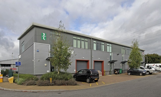 More details for 4 Dwight Rd, Watford - Light Industrial to Rent