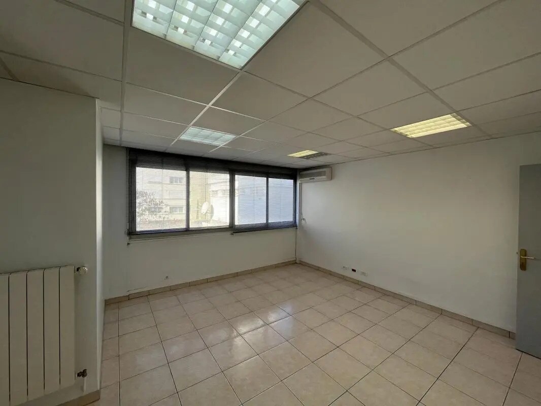 Office in Toulon to rent Interior Photo- Image 1 of 7