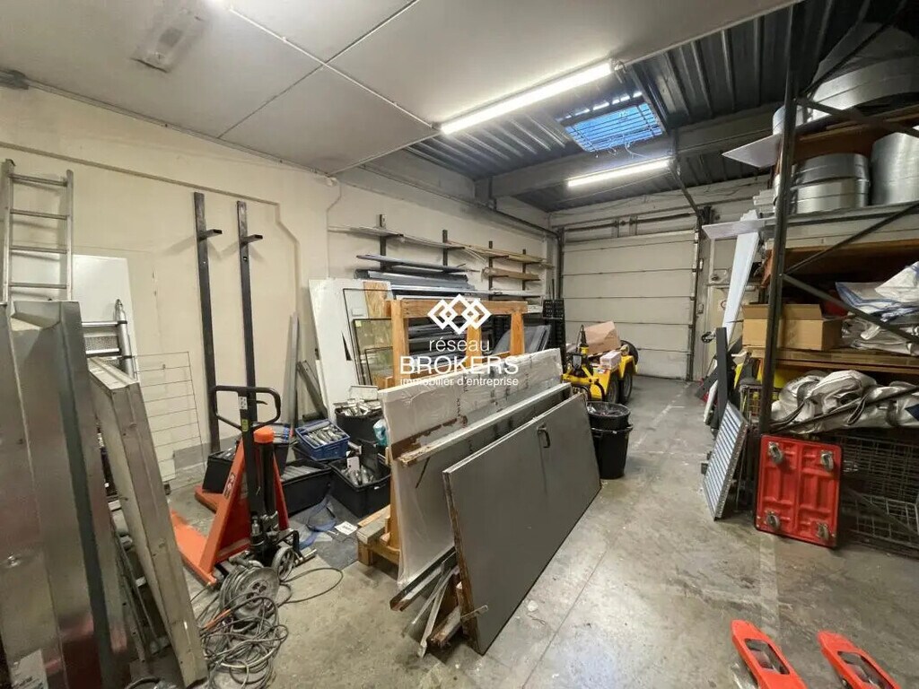 Location Entrepôt 360 m² - Photo 1