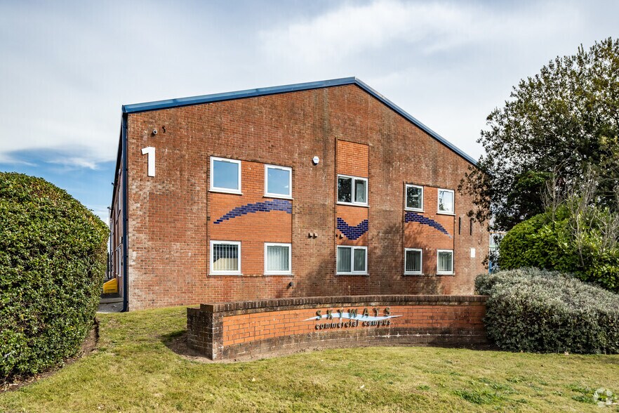 Amy Johnson Way, Blackpool to rent - Building Photo - Image 3 of 4