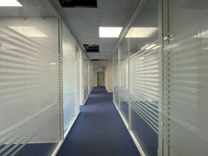 Office in Montreuil to rent Interior Photo- Image 2 of 12