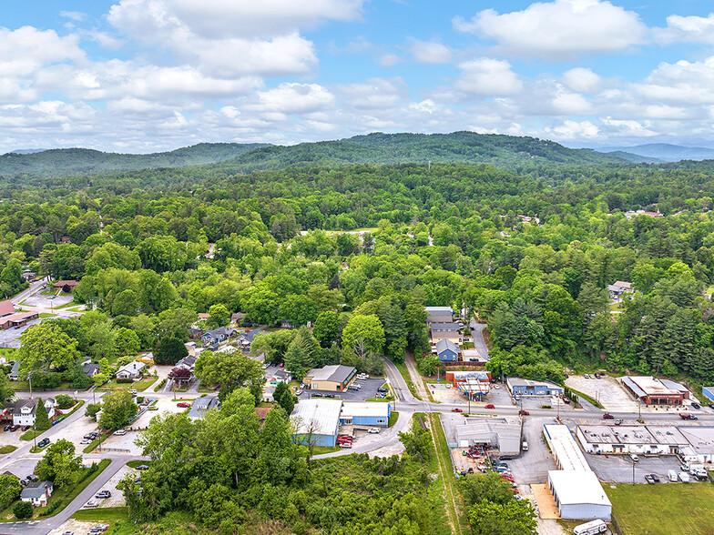 512 Kanuga Rd, Hendersonville, NC for rent - Aerial - Image 3 of 20