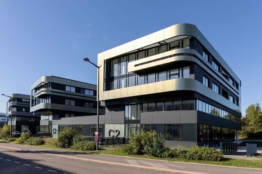 Office in Limonest for sale - Building Photo - Image 1 of 12