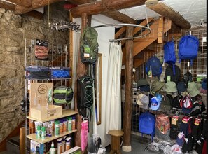 8 Castleton Rd, Hope to rent Interior Photo- Image 1 of 3