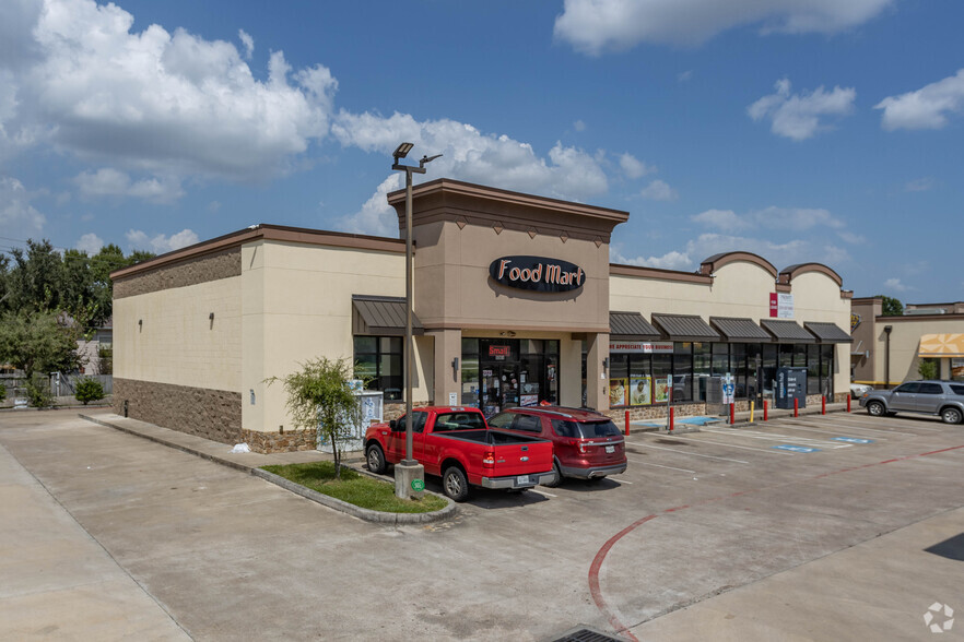 10901 W Fairmont Pky, La Porte, TX for sale - Building Photo - Image 3 of 6