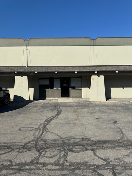 2340-2386 S Redwood Rd, Salt Lake City, UT for rent - Building Photo - Image 2 of 9