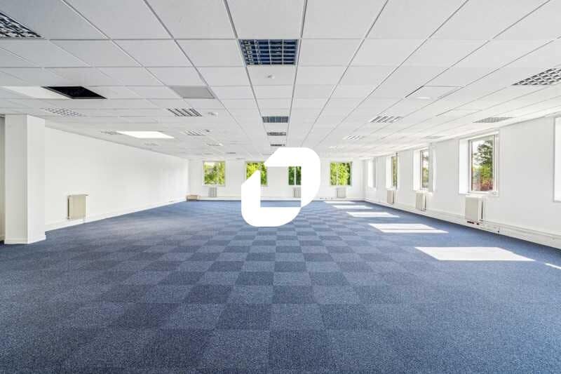 Rue Des Vanesses, Villepinte to rent - Building Photo - Image 1 of 16