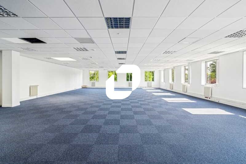 Rue Des Vanesses, Villepinte to rent Building Photo- Image 1 of 17