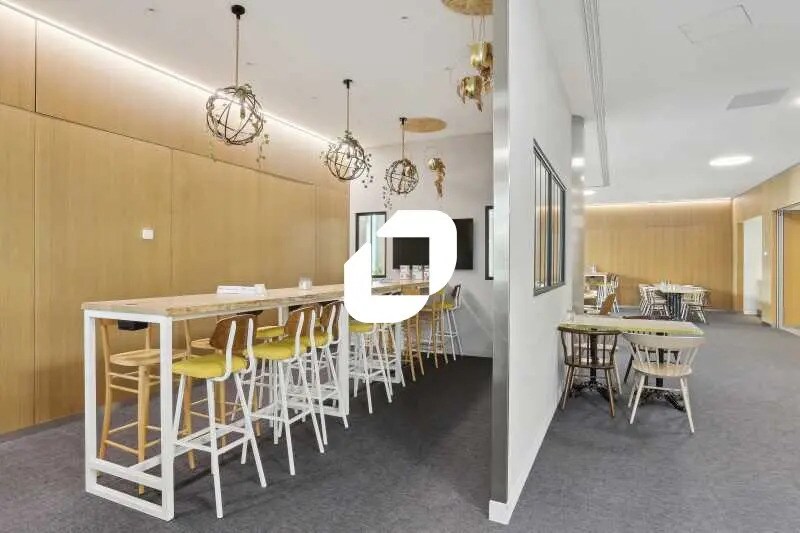 Office in Rueil-Malmaison to rent - Building Photo - Image 2 of 14