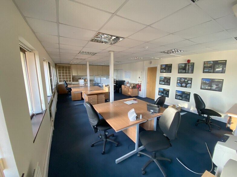 Chapel Road, Smallfield for sale - Interior Photo - Image 2 of 6