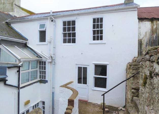 36 The Terrace, Torquay to rent - Building Photo - Image 1 of 4