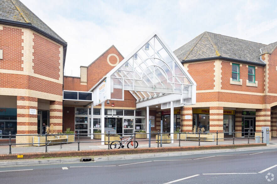 Somers Rd N, Portsmouth for sale - Primary Photo - Image 1 of 1