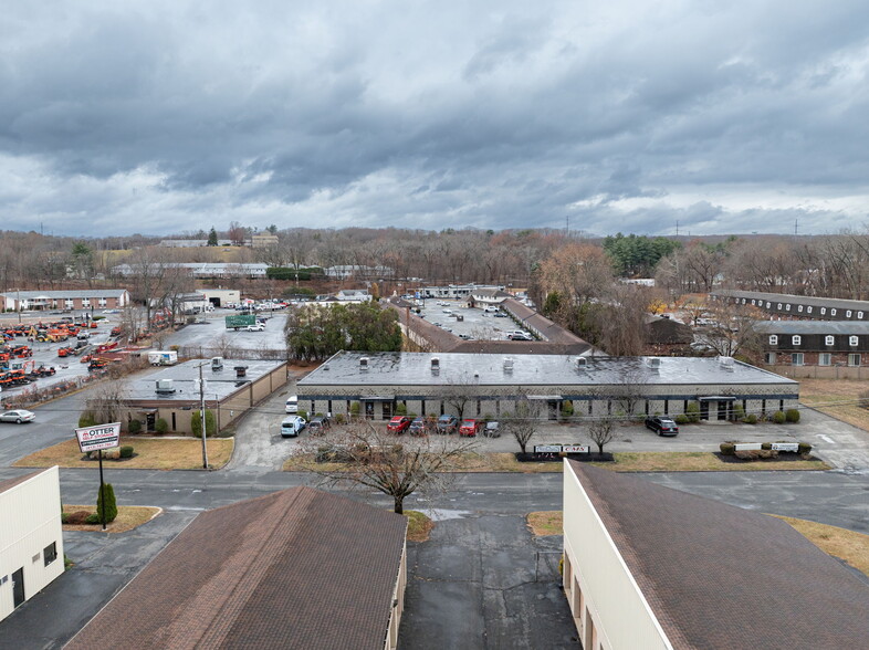 136-150 Doty Cir, West Springfield, MA for rent - Building Photo - Image 1 of 11