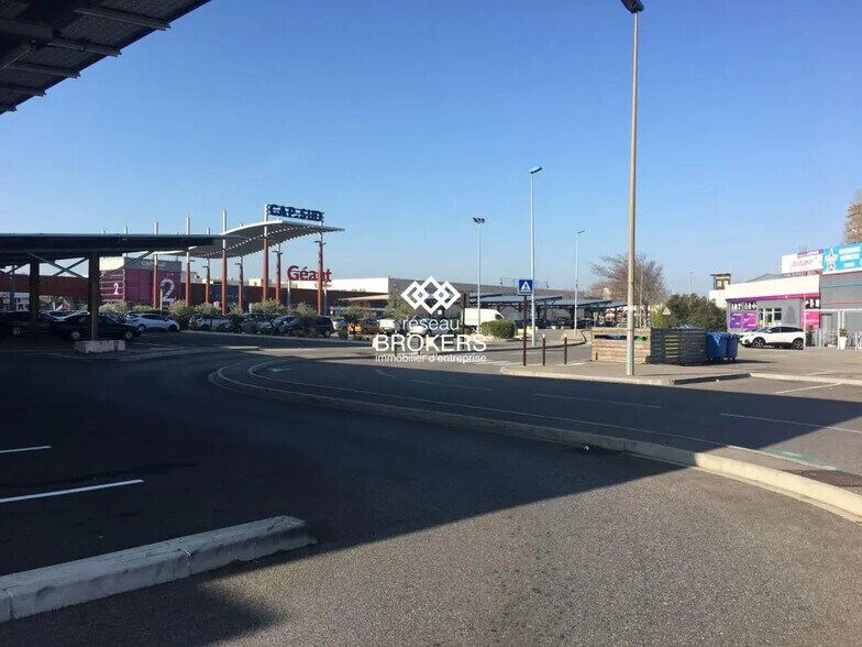 Retail in Avignon for sale - Building Photo - Image 3 of 5