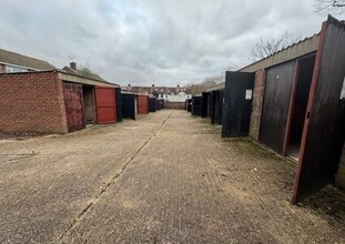 2-12 Rear of Station Way, Buckhurst Hill for rent Building Photo- Image 2 of 4