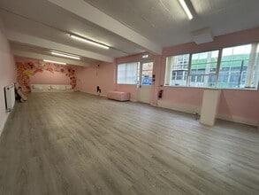 Elliott Rd, Plymouth to rent Interior Photo- Image 2 of 3