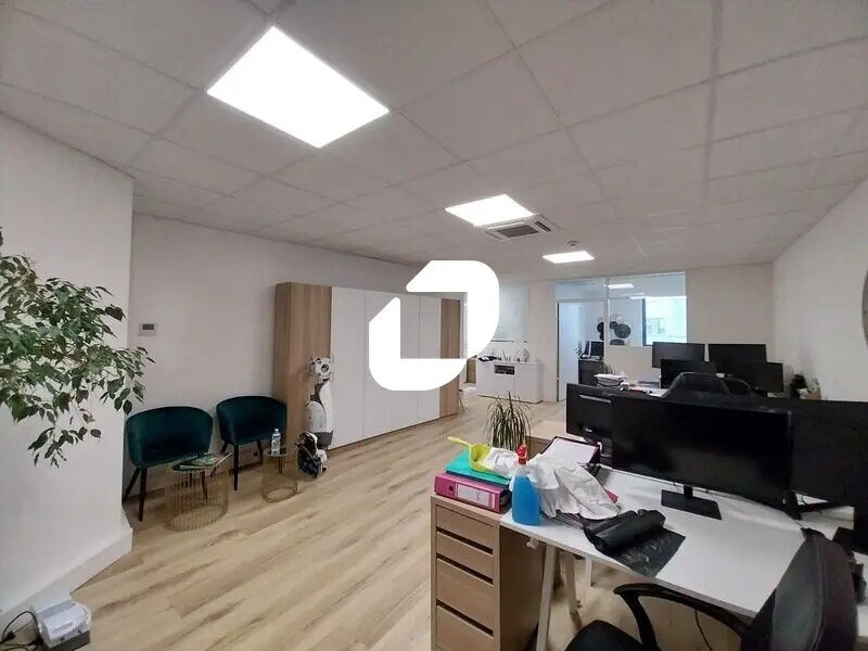 Office in Montpellier to rent Interior Photo- Image 1 of 10